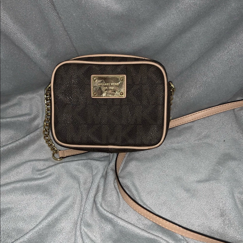 Michael Kors cross body purse